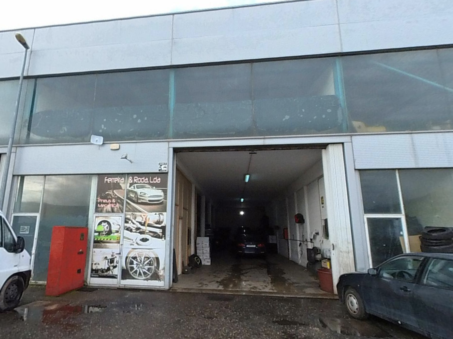 Fachada da F&R Pneus em Valença